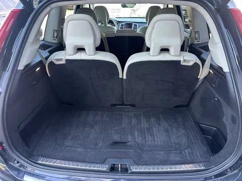 Photo of 2017 dark blue Volvo XC90