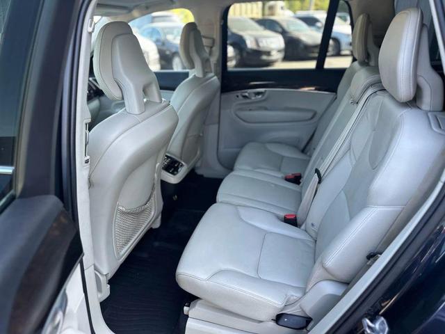 Photo of 2017 dark blue Volvo XC90