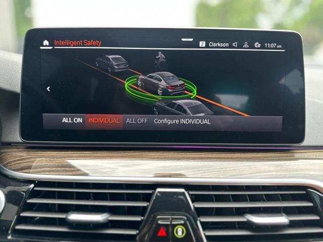 Photo of 2021 Black BMW 540