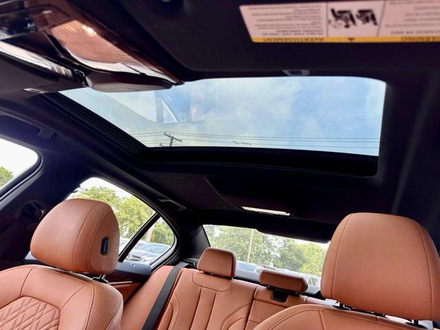 Photo of 2021 Black BMW 540