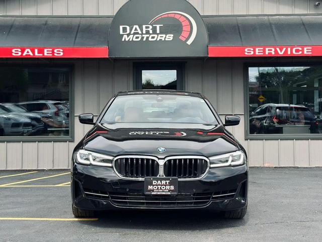Photo of 2021 Black BMW 540