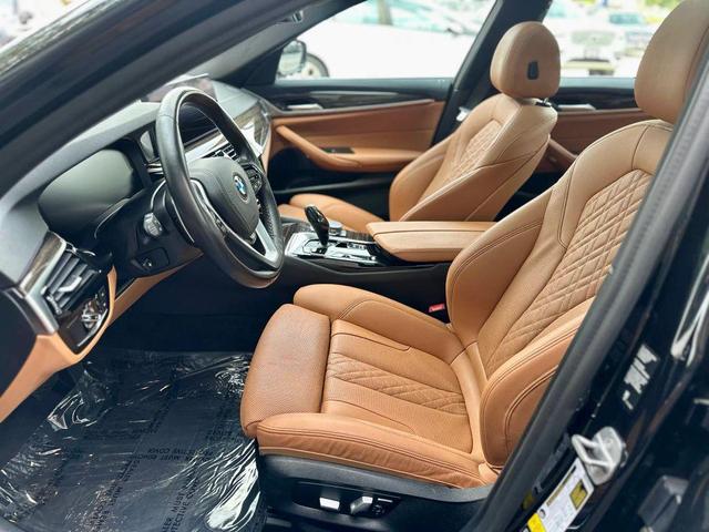 Photo of 2021 Black BMW 540
