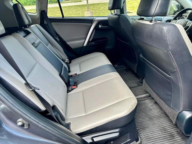 Photo of 2018 Black Toyota RAV4 Hybrid