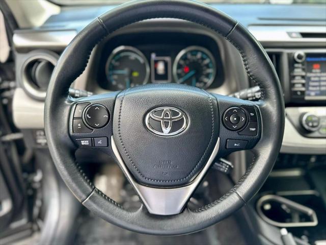 Photo of 2018 Black Toyota RAV4 Hybrid