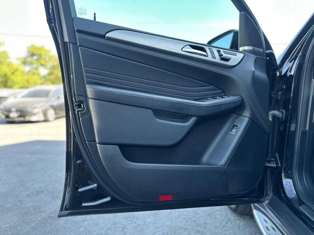 Photo of 2014 Black Mercedes-Benz M-Class