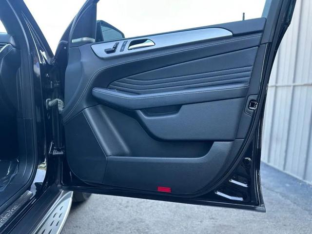 Photo of 2014 Black Mercedes-Benz M-Class