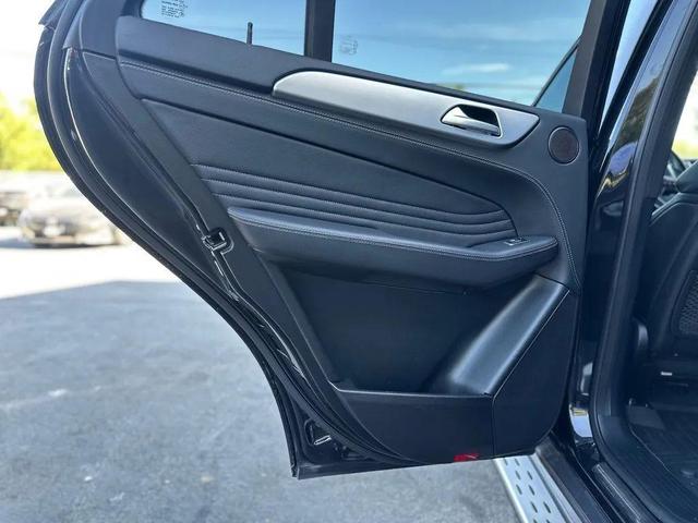 Photo of 2014 Black Mercedes-Benz M-Class