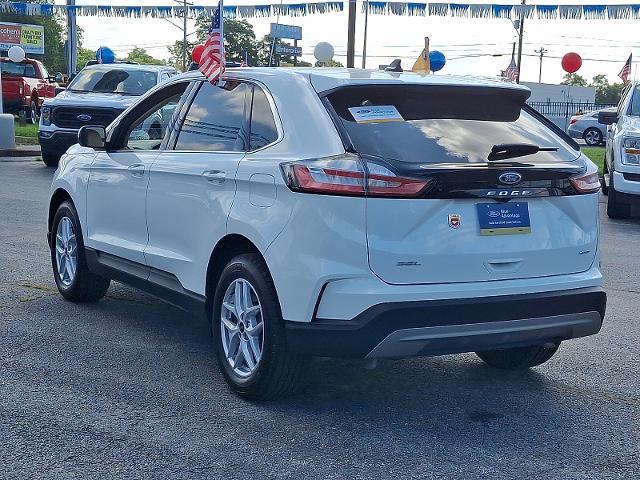 Photo of 2023 STAR WHITE Ford Edge