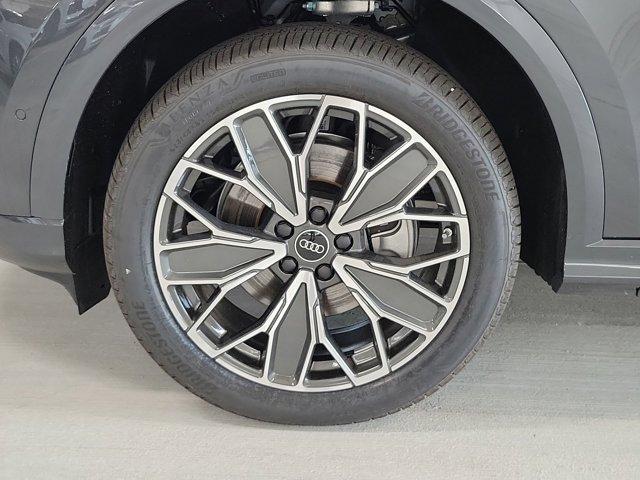 Photo of 2025 Tambora Gray Metallic Audi Q5