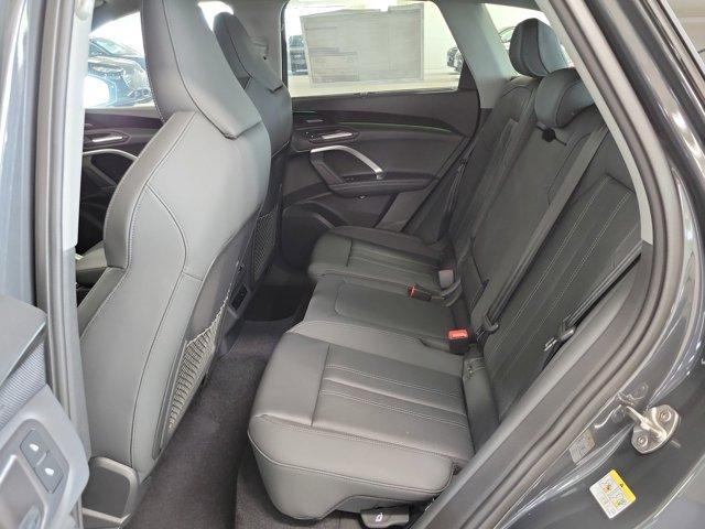 Photo of 2025 Tambora Gray Metallic Audi Q5