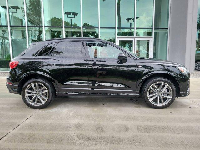 Photo of 2025 Black Audi Q3