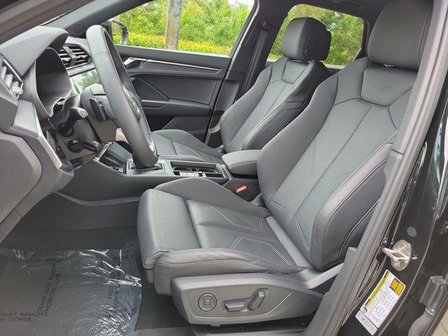 Photo of 2025 Black Audi Q3