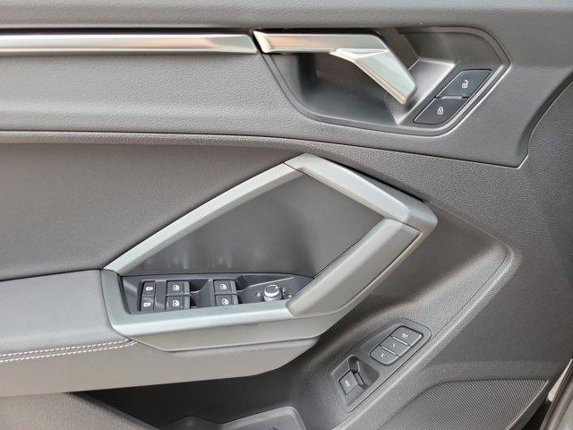Photo of 2025 Black Audi Q3