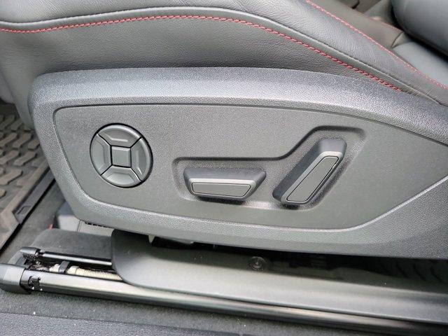 Photo of 2025 White Audi Q3