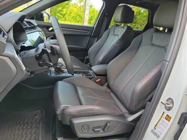 Photo of 2025 White Audi Q3