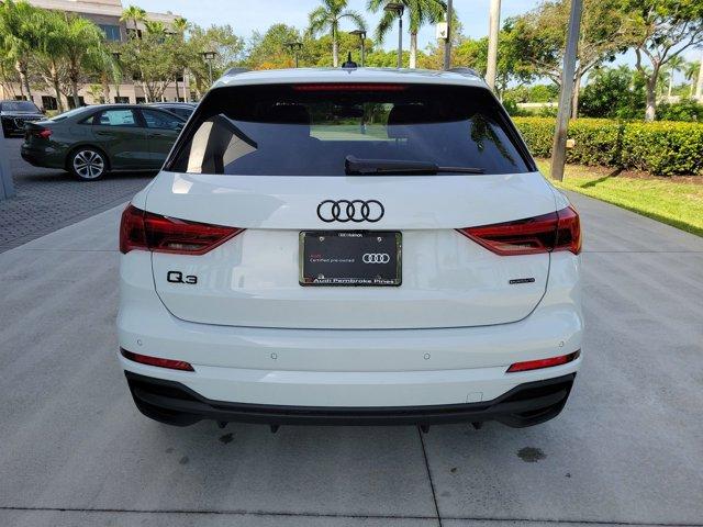 Photo of 2025 White Audi Q3