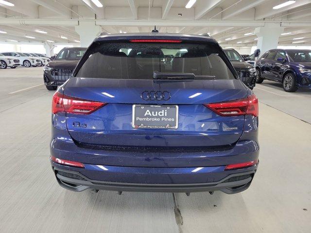 Photo of 2025 Navarra Blue Metallic Audi Q3