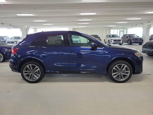 Photo of 2025 Navarra Blue Metallic Audi Q3