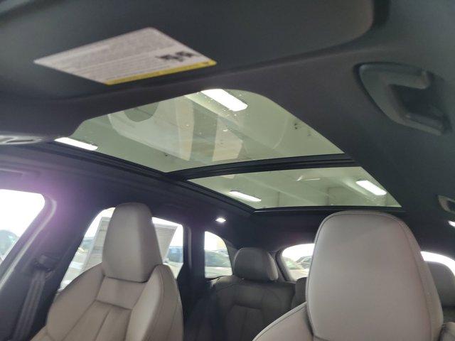 Photo of 2025 Glacier White Metallic Audi Q5