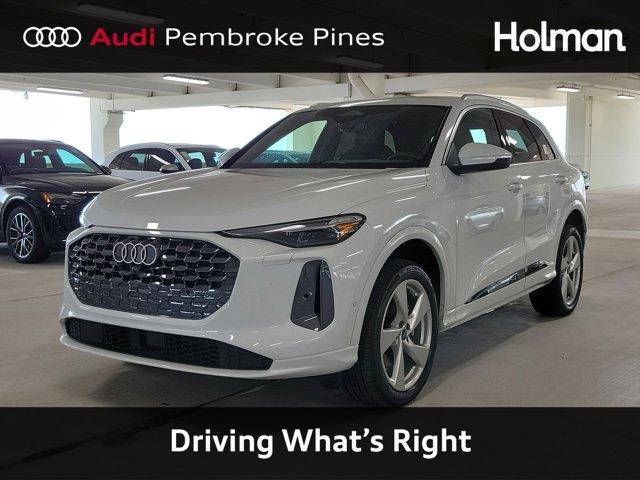 Photo of 2025 Glacier White Metallic Audi Q5