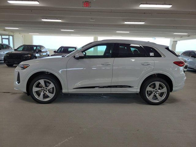 Photo of 2025 Glacier White Metallic Audi Q5