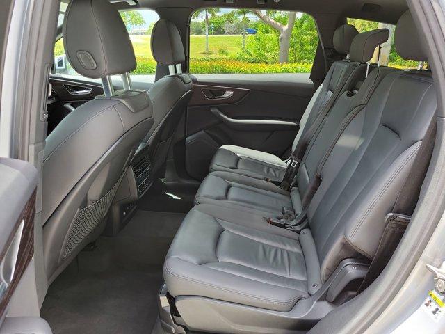 Photo of 2021 Silver Audi Q7