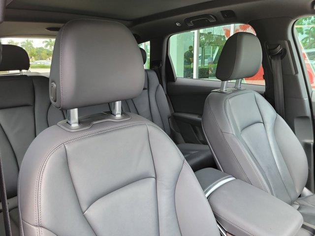 Photo of 2021 Silver Audi Q7