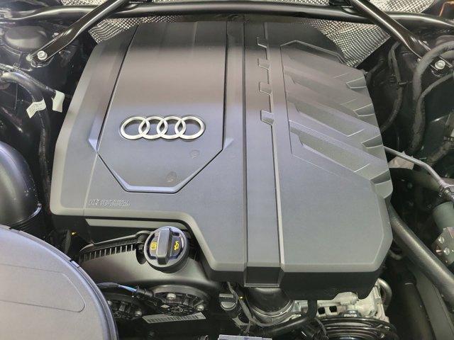 Photo of 2024 Mythos Black Metallic Audi Q5