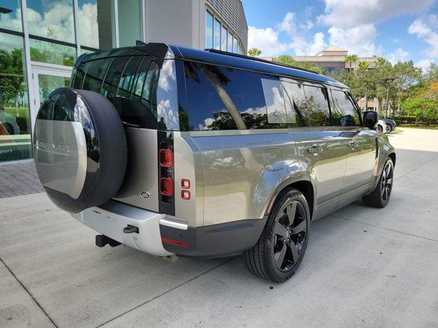 Photo of 2023 Gray Land Rover Defender