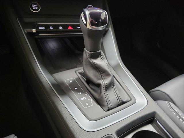 Photo of 2025 Navarra Blue Metallic Audi Q3