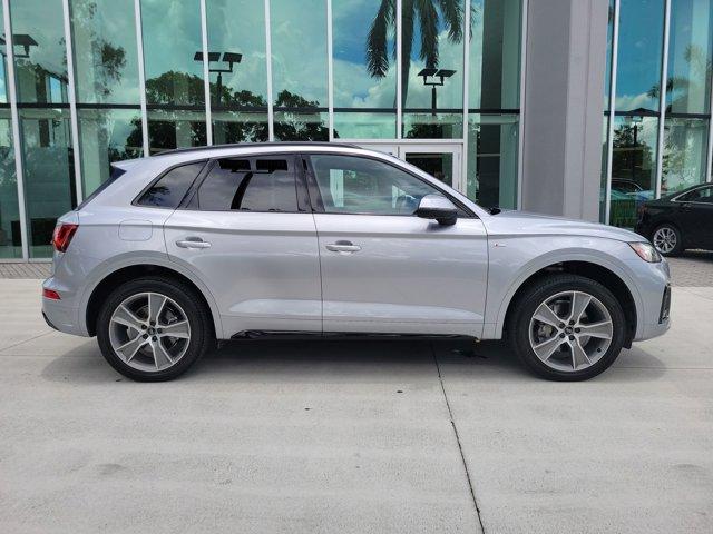 Photo of 2025 Silver Audi Q5