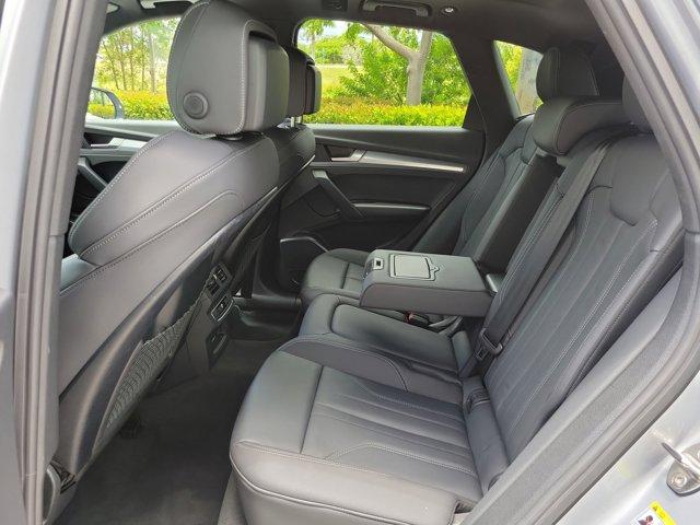 Photo of 2025 Silver Audi Q5