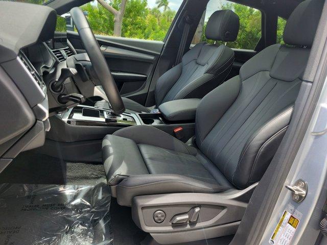 Photo of 2025 Silver Audi Q5
