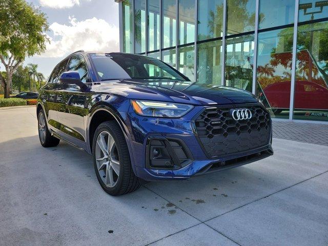 Photo of 2025 Blue Audi Q5