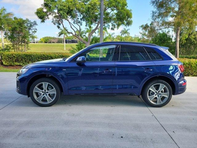 Photo of 2025 Blue Audi Q5