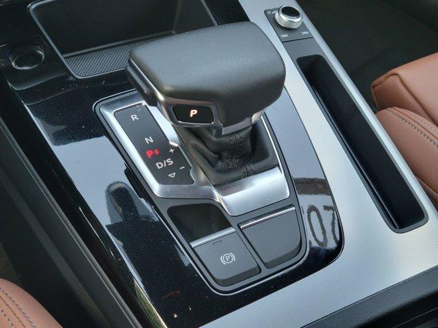 Photo of 2025 Blue Audi Q5