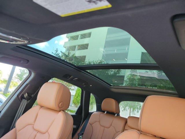 Photo of 2025 Blue Audi Q5