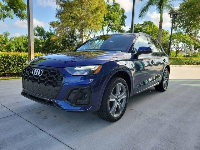 Photo of 2025 Blue Audi Q5
