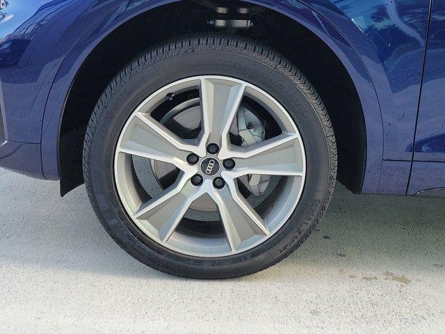 Photo of 2025 Blue Audi Q5