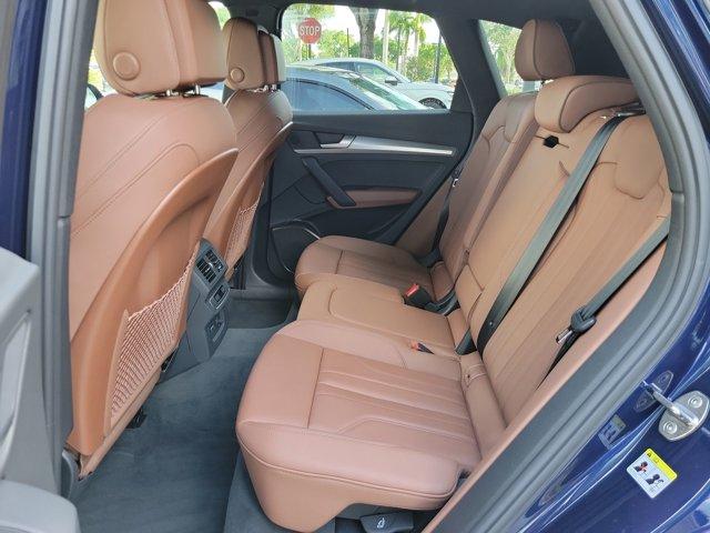 Photo of 2025 Blue Audi Q5