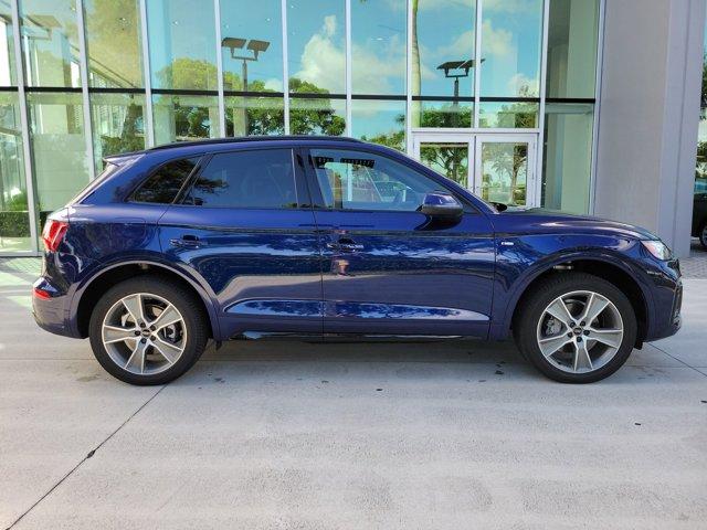 Photo of 2025 Blue Audi Q5