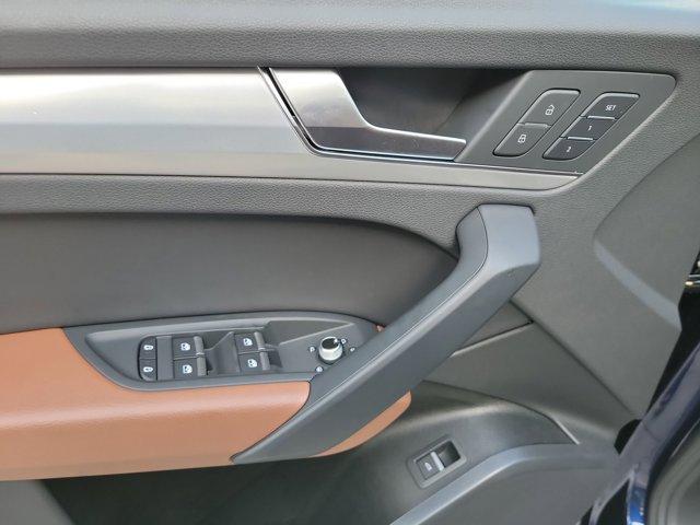 Photo of 2025 Blue Audi Q5