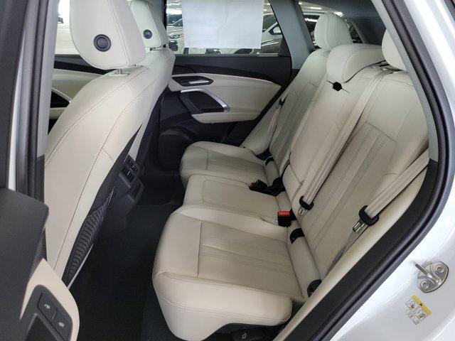 Photo of 2025 Glacier White Metallic Audi Q5