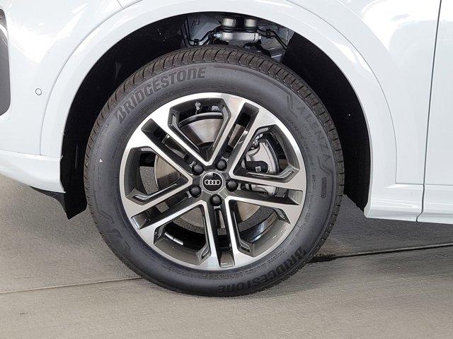 Photo of 2025 Glacier White Metallic Audi Q5
