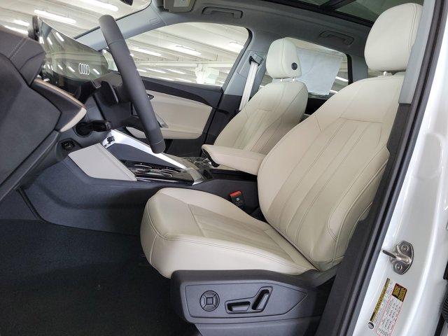 Photo of 2025 Glacier White Metallic Audi Q5