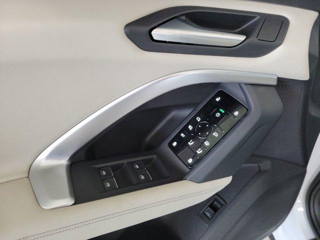 Photo of 2025 Glacier White Metallic Audi Q5