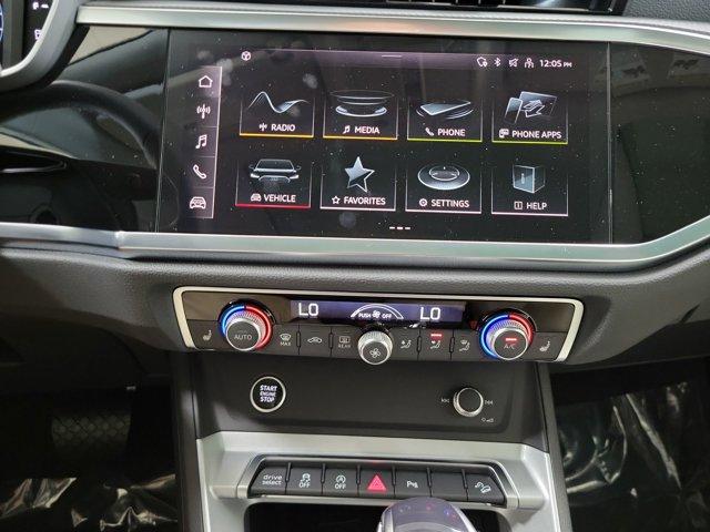 Photo of 2025 Glacier White Metallic Audi Q3