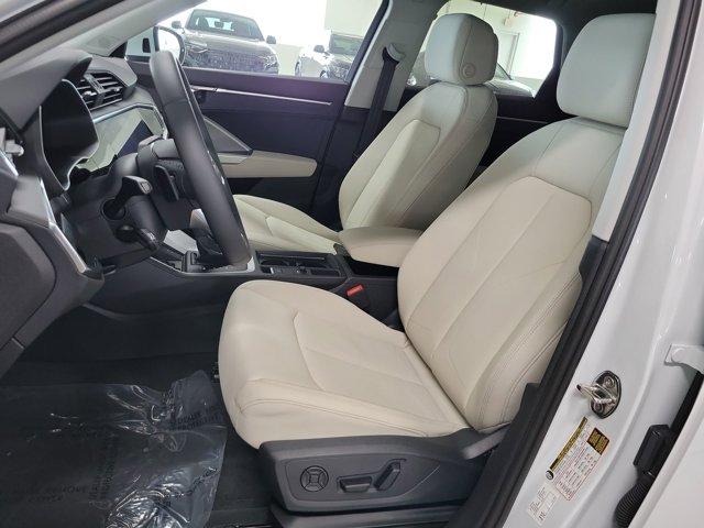 Photo of 2025 Glacier White Metallic Audi Q3