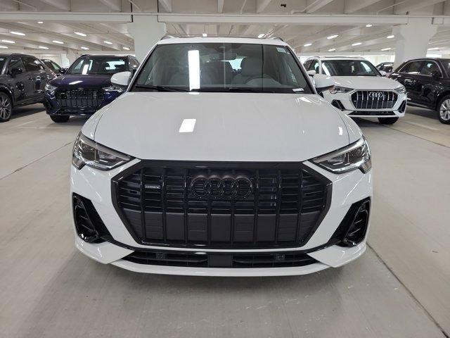 Photo of 2025 Arkona White Audi Q3
