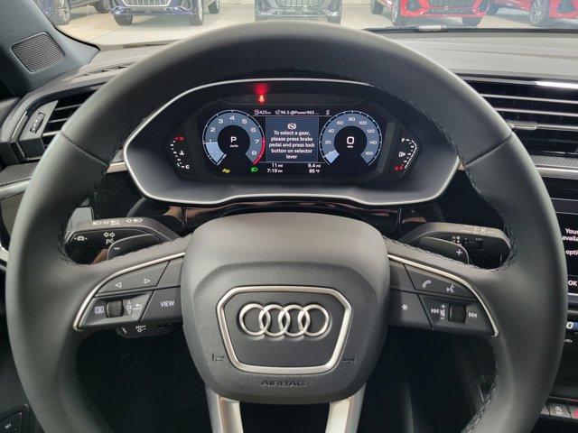 Photo of 2025 Arkona White Audi Q3